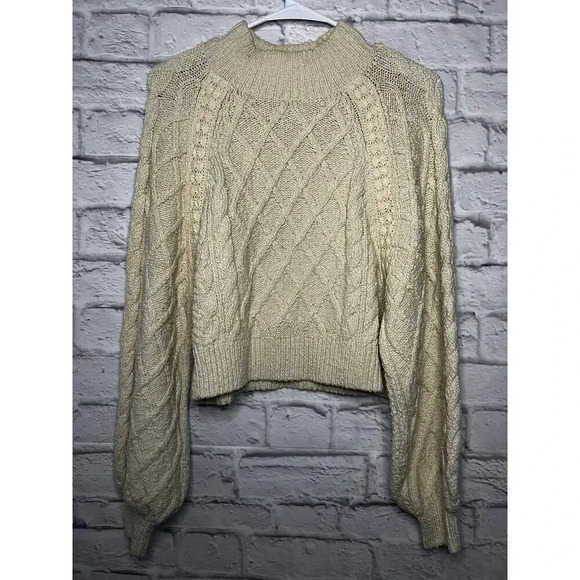 Free People Sweaters - Free People cable knit cropped pullover sweater, size XS.